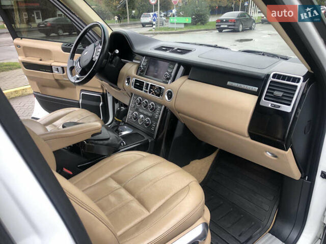 Ленд Ровер Рендж Ровер 2012 в Коломые на Automoto.ua Белый Ленд Ровер Рендж Ровер, объемом двигателя 5 л и пробегом 130 тыс. км за 26500 $, фото 31 на Automoto.ua