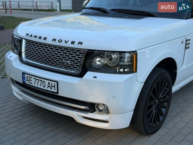 Білий Ленд Ровер Рендж Ровер, об'ємом двигуна 4.4 л та пробігом 250 тис. км за 24500 $, фото 27 на Automoto.ua