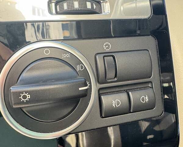 Белый Ленд Ровер Рендж Ровер, объемом двигателя 4.37 л и пробегом 177 тыс. км за 22500 $, фото 11 на Automoto.ua