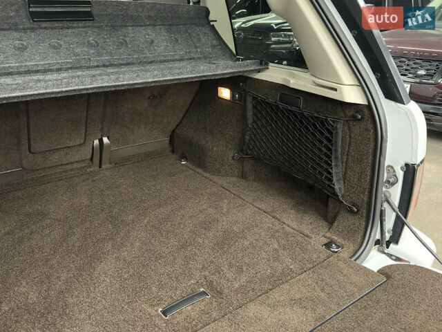 Білий Ленд Ровер Рендж Ровер, об'ємом двигуна 4.37 л та пробігом 126 тис. км за 29000 $, фото 23 на Automoto.ua