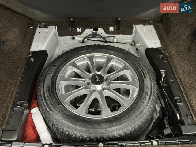 Білий Ленд Ровер Рендж Ровер, об'ємом двигуна 4.37 л та пробігом 126 тис. км за 29000 $, фото 25 на Automoto.ua