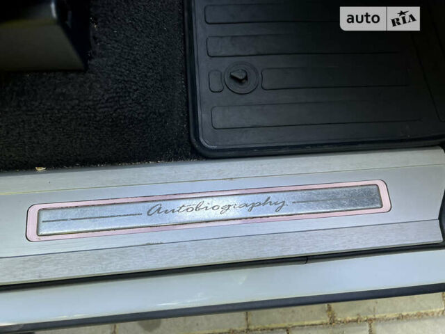 Білий Ленд Ровер Рендж Ровер, об'ємом двигуна 4.4 л та пробігом 180 тис. км за 50000 $, фото 29 на Automoto.ua