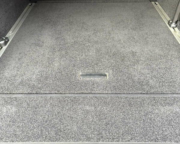 Білий Ленд Ровер Рендж Ровер, об'ємом двигуна 4.4 л та пробігом 130 тис. км за 38500 $, фото 43 на Automoto.ua