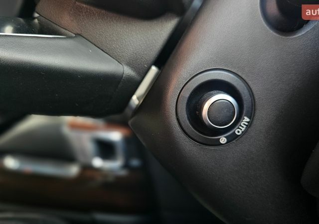 Белый Ленд Ровер Рендж Ровер, объемом двигателя 5 л и пробегом 198 тыс. км за 28500 $, фото 98 на Automoto.ua