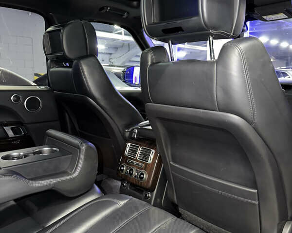 Белый Ленд Ровер Рендж Ровер, объемом двигателя 4.37 л и пробегом 240 тыс. км за 31000 $, фото 46 на Automoto.ua