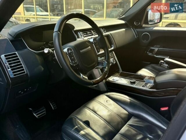 Білий Ленд Ровер Рендж Ровер, об'ємом двигуна 5 л та пробігом 190 тис. км за 29000 $, фото 10 на Automoto.ua