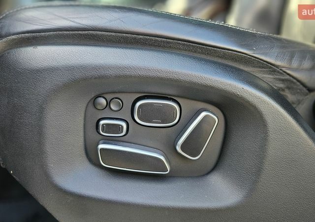 Белый Ленд Ровер Рендж Ровер, объемом двигателя 5 л и пробегом 198 тыс. км за 28500 $, фото 85 на Automoto.ua