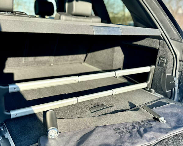 Белый Ленд Ровер Рендж Ровер, объемом двигателя 5 л и пробегом 190 тыс. км за 29000 $, фото 7 на Automoto.ua