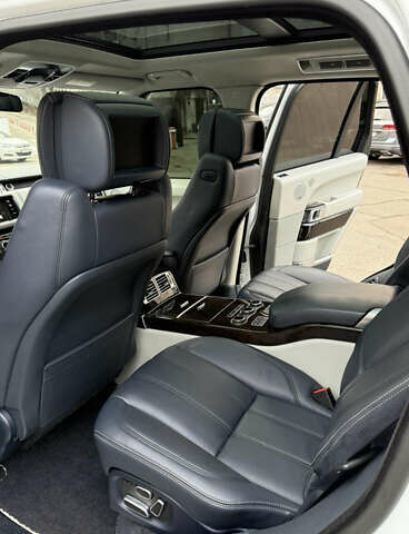 Білий Ленд Ровер Рендж Ровер, об'ємом двигуна 4.37 л та пробігом 190 тис. км за 39999 $, фото 2 на Automoto.ua