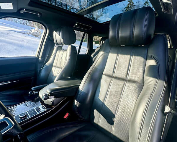 Белый Ленд Ровер Рендж Ровер, объемом двигателя 5 л и пробегом 190 тыс. км за 29000 $, фото 14 на Automoto.ua