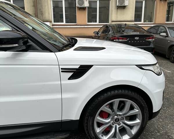 Белый Ленд Ровер Рендж Ровер, объемом двигателя 5 л и пробегом 121 тыс. км за 34500 $, фото 12 на Automoto.ua