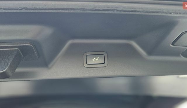 Белый Ленд Ровер Рендж Ровер, объемом двигателя 5 л и пробегом 198 тыс. км за 28500 $, фото 70 на Automoto.ua