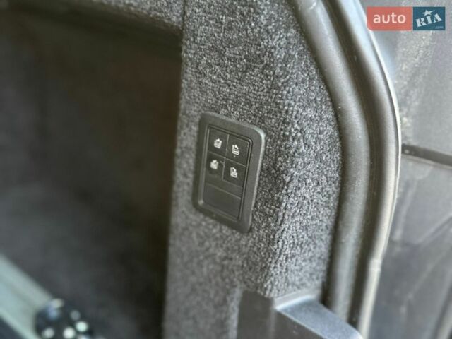 Білий Ленд Ровер Рендж Ровер, об'ємом двигуна 5 л та пробігом 190 тис. км за 29000 $, фото 12 на Automoto.ua