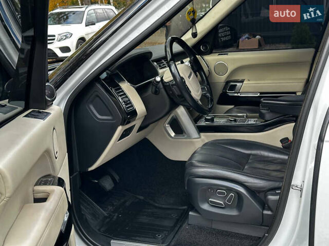 Белый Ленд Ровер Рендж Ровер, объемом двигателя 4.37 л и пробегом 180 тыс. км за 32000 $, фото 9 на Automoto.ua