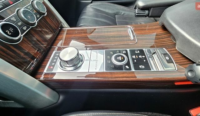 Белый Ленд Ровер Рендж Ровер, объемом двигателя 5 л и пробегом 198 тыс. км за 28500 $, фото 68 на Automoto.ua