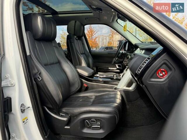 Білий Ленд Ровер Рендж Ровер, об'ємом двигуна 4.37 л та пробігом 180 тис. км за 29990 $, фото 12 на Automoto.ua