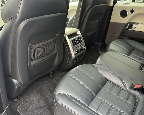 Белый Ленд Ровер Рендж Ровер, объемом двигателя 5 л и пробегом 121 тыс. км за 34500 $, фото 26 на Automoto.ua