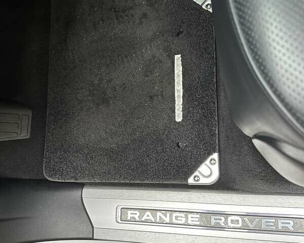 Белый Ленд Ровер Рендж Ровер, объемом двигателя 5 л и пробегом 121 тыс. км за 34500 $, фото 47 на Automoto.ua