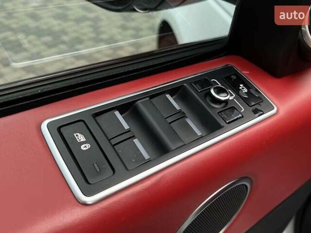 Белый Ленд Ровер Рендж Ровер, объемом двигателя 4.37 л и пробегом 175 тыс. км за 35000 $, фото 11 на Automoto.ua