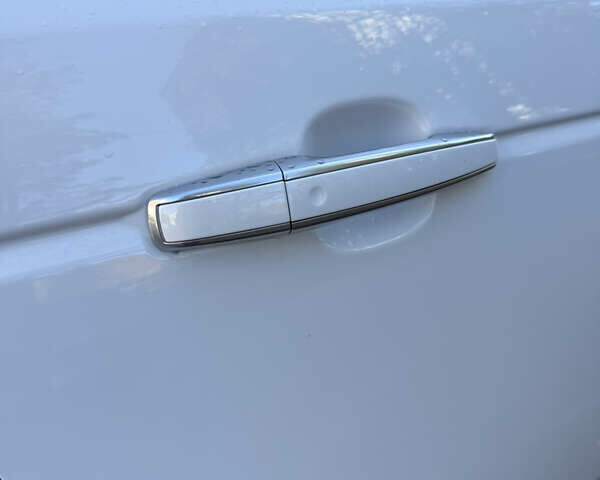 Белый Ленд Ровер Рендж Ровер, объемом двигателя 3 л и пробегом 211 тыс. км за 29200 $, фото 7 на Automoto.ua