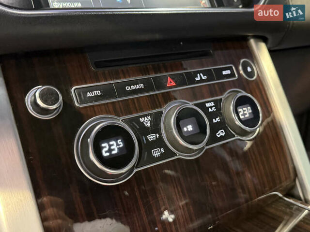 Белый Ленд Ровер Рендж Ровер, объемом двигателя 4.37 л и пробегом 240 тыс. км за 31000 $, фото 30 на Automoto.ua