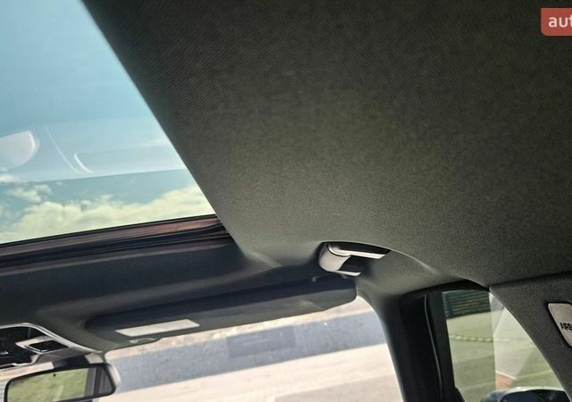 Белый Ленд Ровер Рендж Ровер, объемом двигателя 5 л и пробегом 198 тыс. км за 28500 $, фото 92 на Automoto.ua