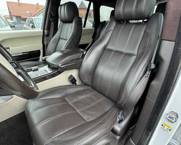 Белый Ленд Ровер Рендж Ровер, объемом двигателя 2.99 л и пробегом 148 тыс. км за 34000 $, фото 18 на Automoto.ua