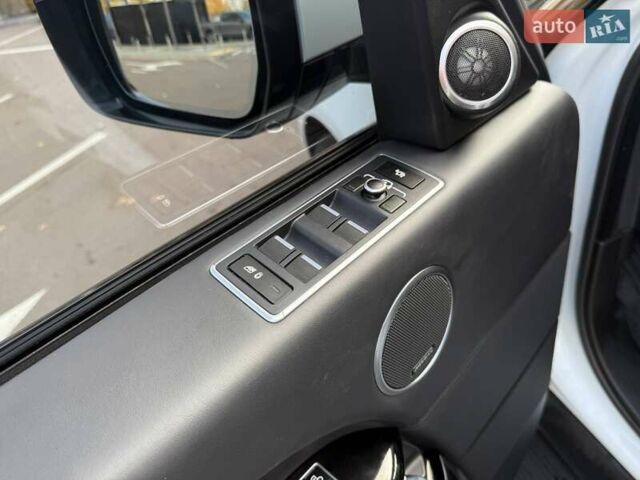 Білий Ленд Ровер Рендж Ровер, об'ємом двигуна 4.37 л та пробігом 180 тис. км за 29990 $, фото 15 на Automoto.ua