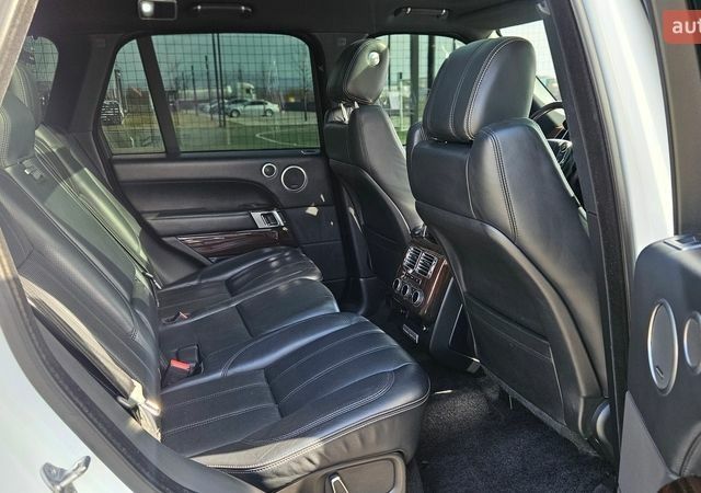 Белый Ленд Ровер Рендж Ровер, объемом двигателя 5 л и пробегом 198 тыс. км за 28500 $, фото 87 на Automoto.ua