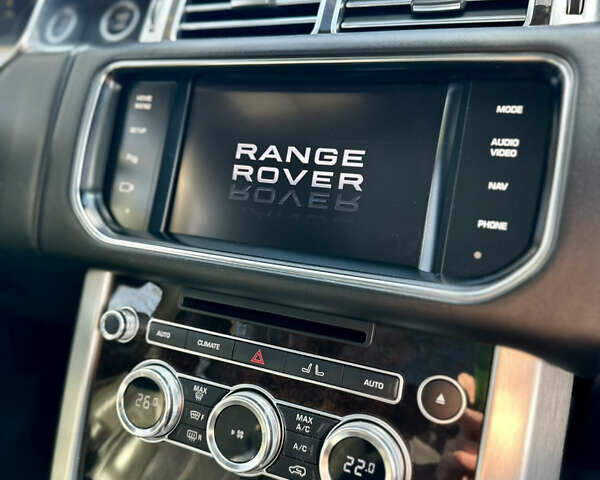 Белый Ленд Ровер Рендж Ровер, объемом двигателя 5 л и пробегом 190 тыс. км за 29000 $, фото 6 на Automoto.ua