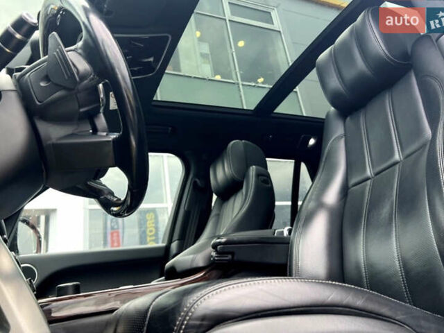 Білий Ленд Ровер Рендж Ровер, об'ємом двигуна 3 л та пробігом 212 тис. км за 28000 $, фото 31 на Automoto.ua