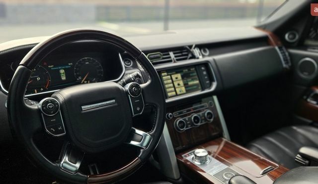 Белый Ленд Ровер Рендж Ровер, объемом двигателя 5 л и пробегом 198 тыс. км за 28500 $, фото 57 на Automoto.ua