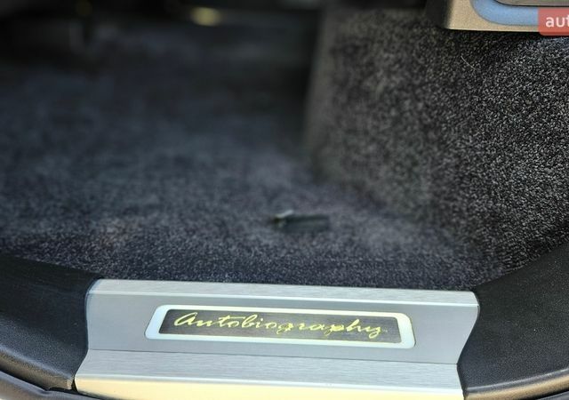 Белый Ленд Ровер Рендж Ровер, объемом двигателя 5 л и пробегом 198 тыс. км за 28500 $, фото 88 на Automoto.ua