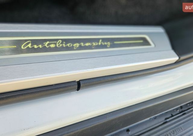 Белый Ленд Ровер Рендж Ровер, объемом двигателя 5 л и пробегом 198 тыс. км за 28500 $, фото 84 на Automoto.ua