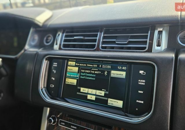 Белый Ленд Ровер Рендж Ровер, объемом двигателя 5 л и пробегом 198 тыс. км за 28500 $, фото 97 на Automoto.ua