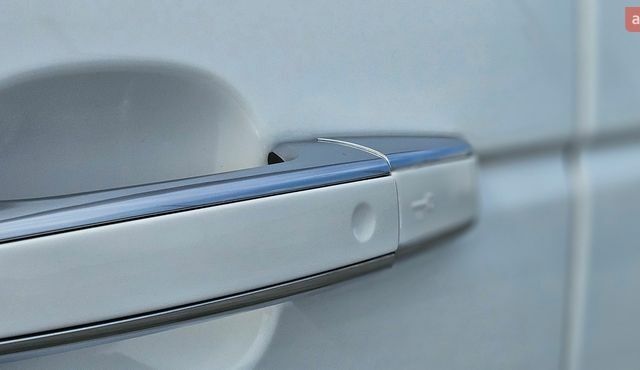 Белый Ленд Ровер Рендж Ровер, объемом двигателя 5 л и пробегом 198 тыс. км за 28500 $, фото 44 на Automoto.ua