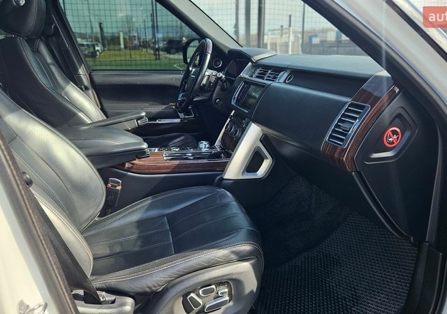 Белый Ленд Ровер Рендж Ровер, объемом двигателя 5 л и пробегом 198 тыс. км за 28500 $, фото 95 на Automoto.ua