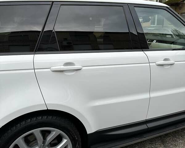 Белый Ленд Ровер Рендж Ровер, объемом двигателя 5 л и пробегом 121 тыс. км за 34500 $, фото 10 на Automoto.ua