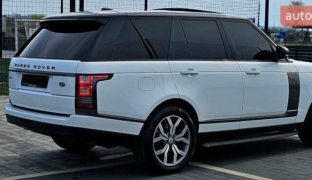 Белый Ленд Ровер Рендж Ровер, объемом двигателя 5 л и пробегом 198 тыс. км за 28500 $, фото 14 на Automoto.ua