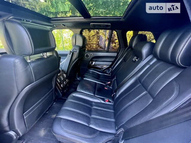 Білий Ленд Ровер Рендж Ровер, об'ємом двигуна 4.4 л та пробігом 180 тис. км за 50000 $, фото 26 на Automoto.ua