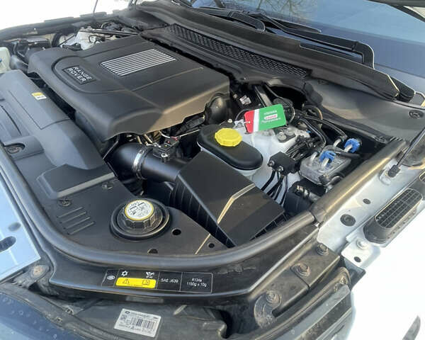 Белый Ленд Ровер Рендж Ровер, объемом двигателя 4.37 л и пробегом 91 тыс. км за 49000 $, фото 36 на Automoto.ua