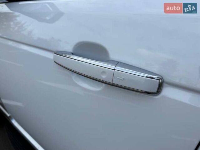 Білий Ленд Ровер Рендж Ровер, об'ємом двигуна 4.37 л та пробігом 180 тис. км за 29990 $, фото 13 на Automoto.ua