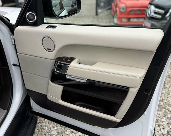 Белый Ленд Ровер Рендж Ровер, объемом двигателя 2.99 л и пробегом 148 тыс. км за 34000 $, фото 31 на Automoto.ua