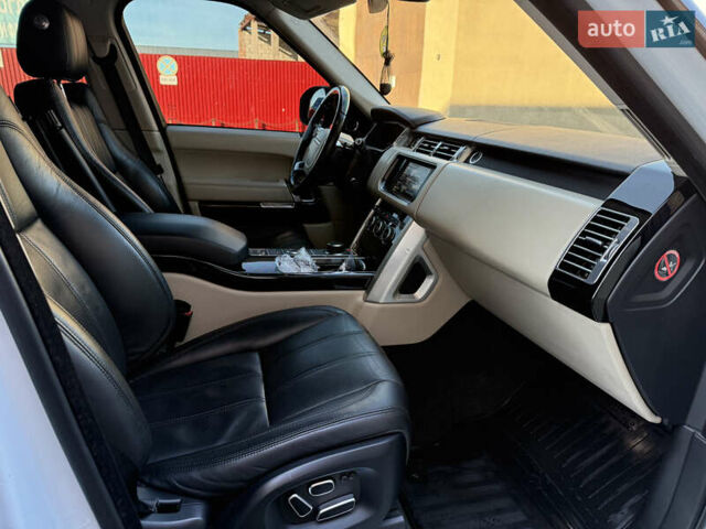 Белый Ленд Ровер Рендж Ровер, объемом двигателя 4.4 л и пробегом 182 тыс. км за 35999 $, фото 21 на Automoto.ua