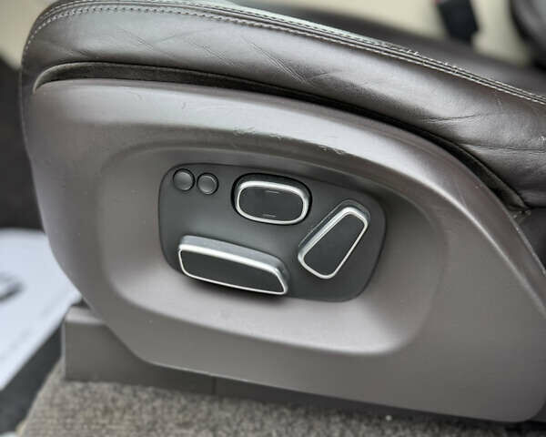 Белый Ленд Ровер Рендж Ровер, объемом двигателя 2.99 л и пробегом 148 тыс. км за 34000 $, фото 22 на Automoto.ua