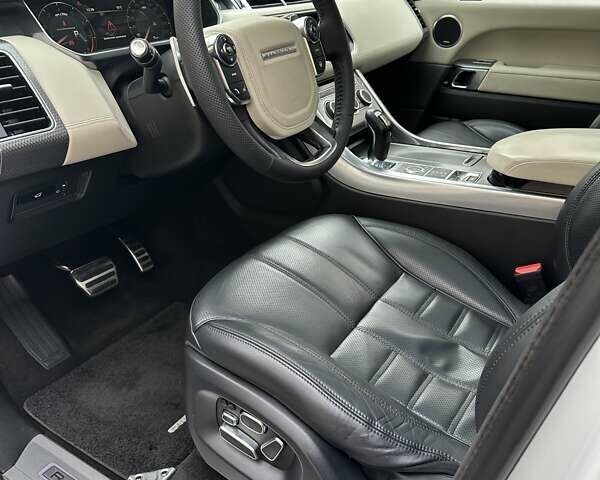 Белый Ленд Ровер Рендж Ровер, объемом двигателя 5 л и пробегом 121 тыс. км за 34500 $, фото 28 на Automoto.ua