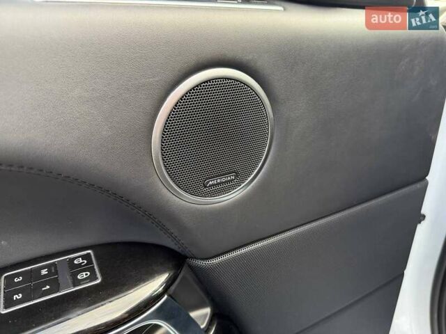 Білий Ленд Ровер Рендж Ровер, об'ємом двигуна 4.37 л та пробігом 180 тис. км за 29990 $, фото 16 на Automoto.ua