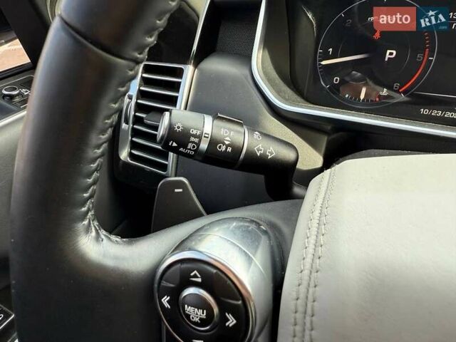 Білий Ленд Ровер Рендж Ровер, об'ємом двигуна 4.37 л та пробігом 180 тис. км за 29990 $, фото 19 на Automoto.ua