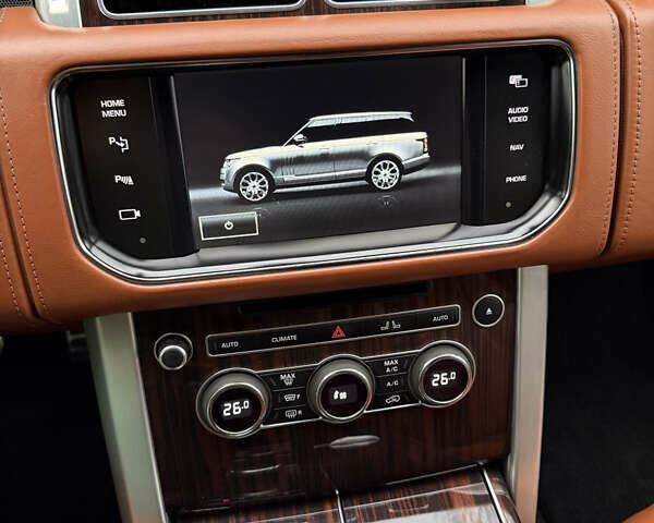 Білий Ленд Ровер Рендж Ровер, об'ємом двигуна 4.4 л та пробігом 130 тис. км за 38500 $, фото 41 на Automoto.ua