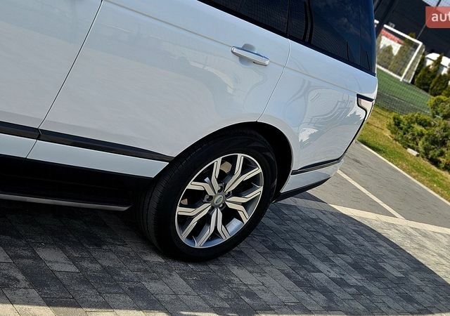 Белый Ленд Ровер Рендж Ровер, объемом двигателя 5 л и пробегом 198 тыс. км за 28500 $, фото 39 на Automoto.ua